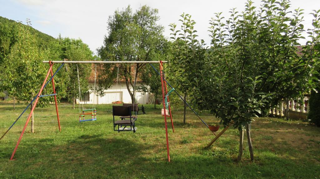 Villa Artemida Kulen Vakuf Exterior foto