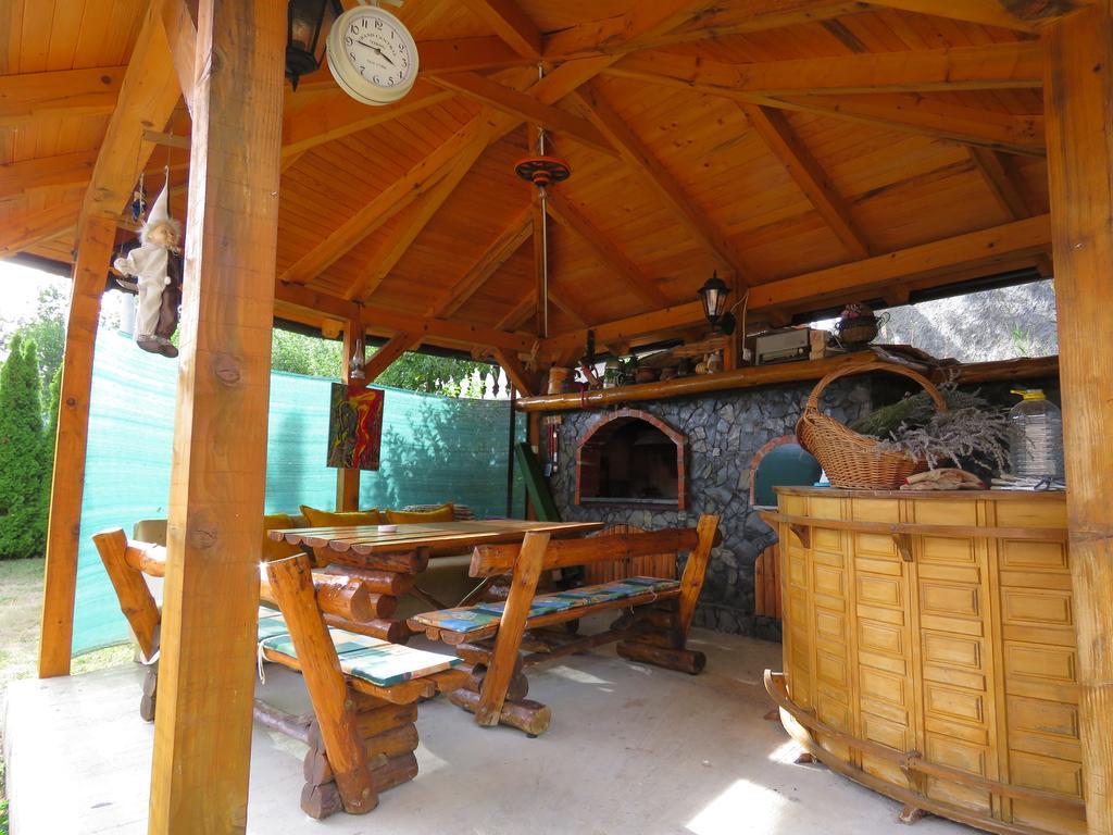Villa Artemida Kulen Vakuf Exterior foto